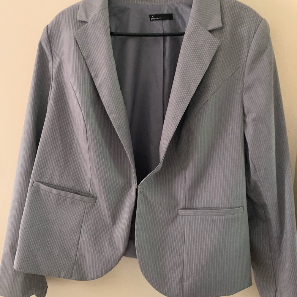 Plus women’s work suit, blazer AND pants - Picture 3 of 5